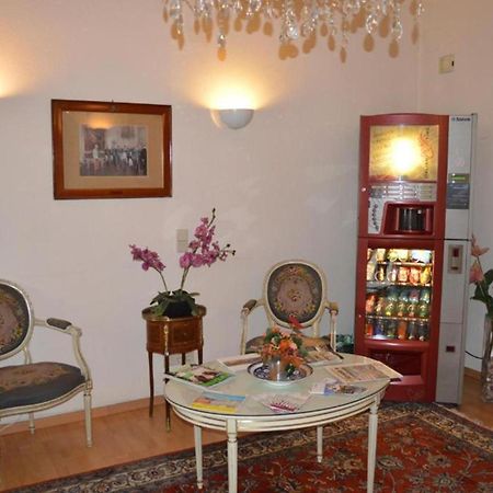 Hotel Pension Walzerstadt Вена Экстерьер фото