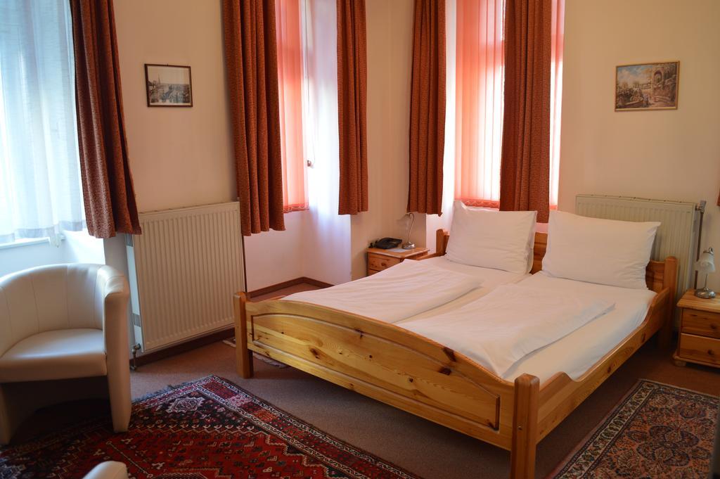 Hotel Pension Walzerstadt Вена Номер фото