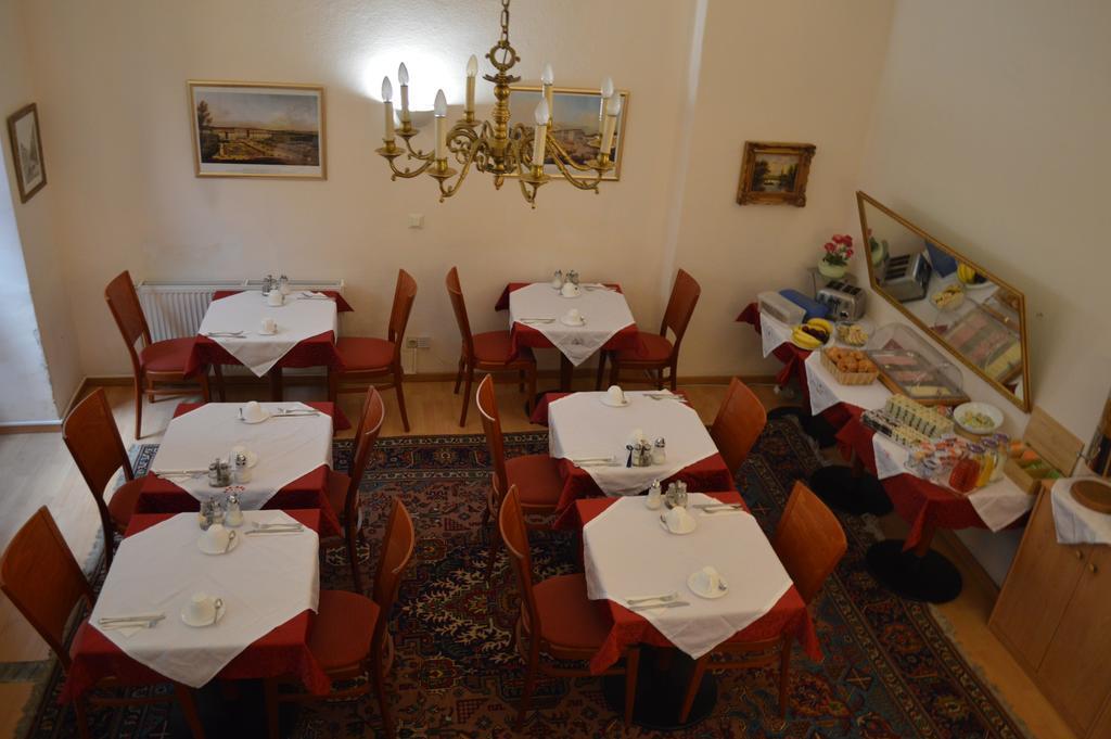 Hotel Pension Walzerstadt Вена Экстерьер фото