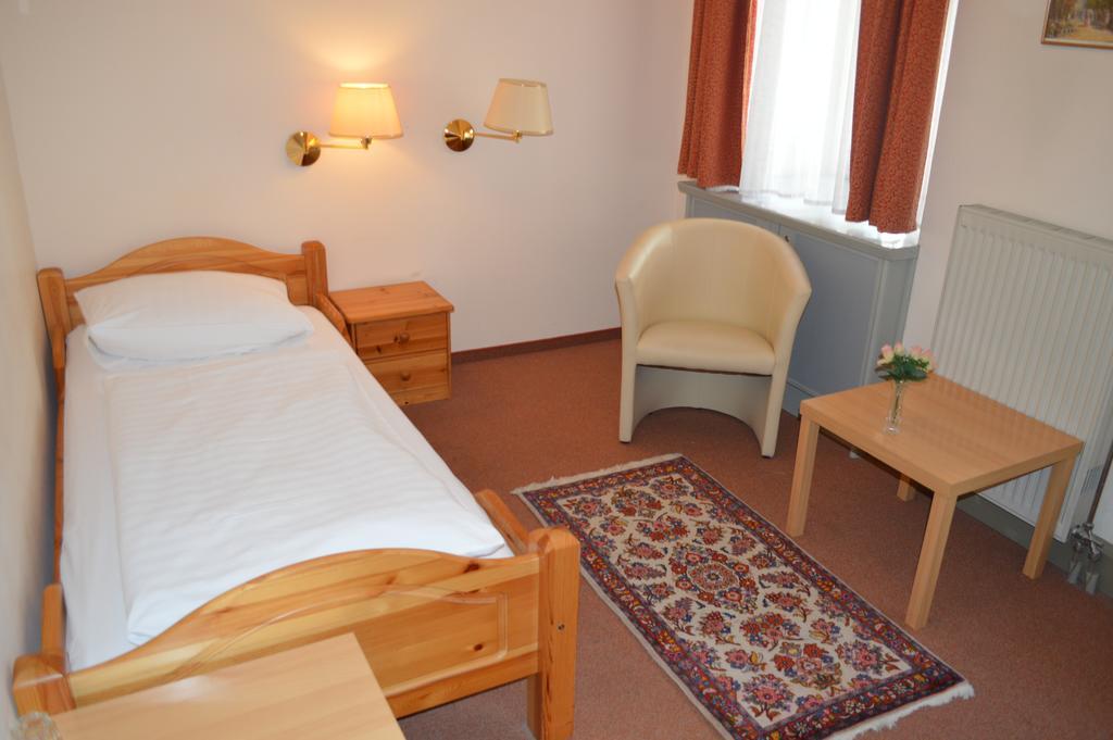 Hotel Pension Walzerstadt Вена Номер фото