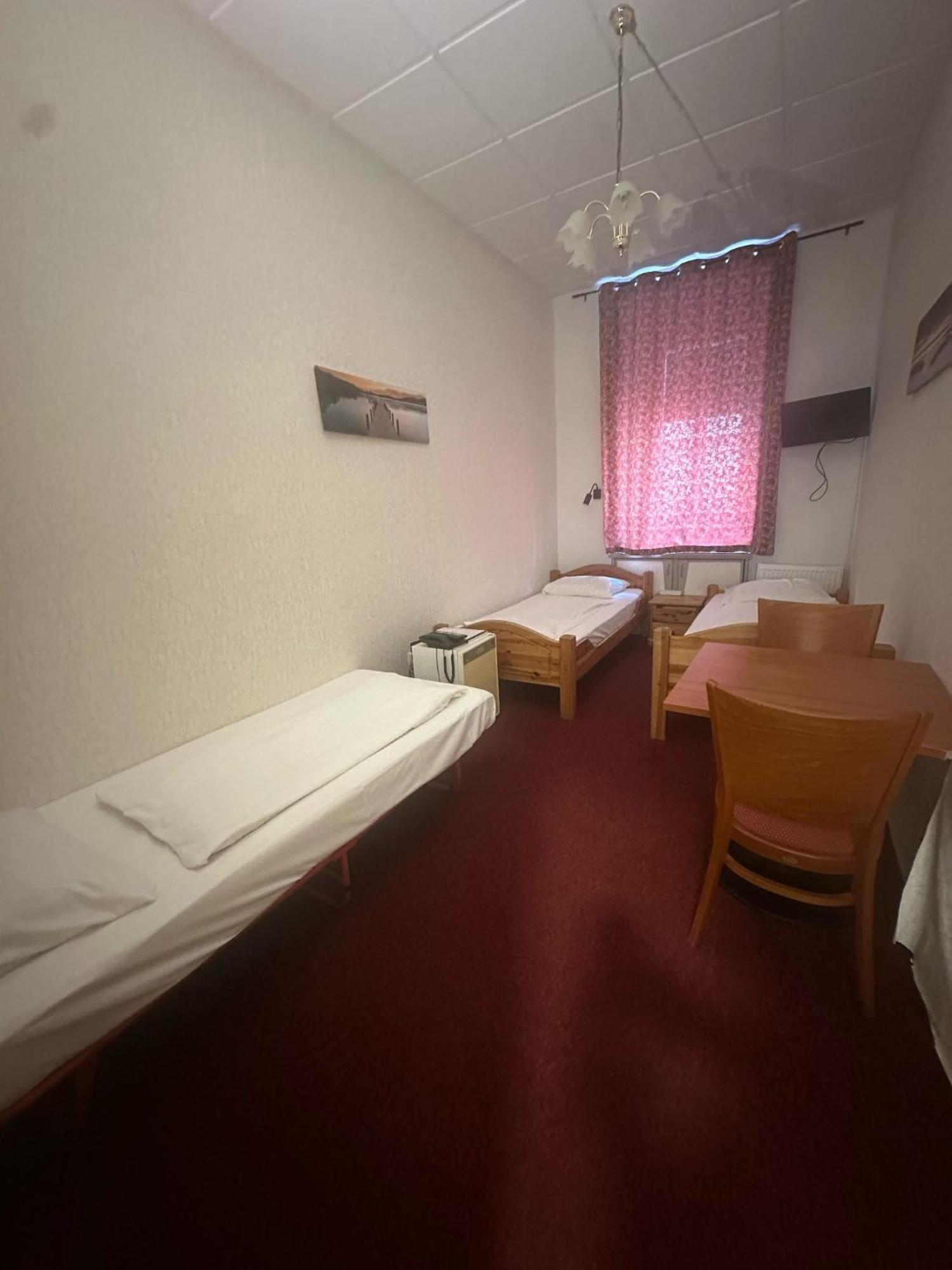 Hotel Pension Walzerstadt Вена Номер фото