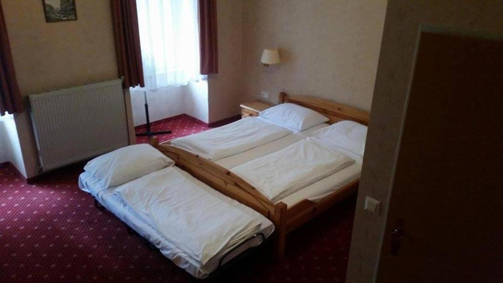 Hotel Pension Walzerstadt Вена Экстерьер фото